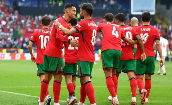 包含克罗地亚为最後一刻歸國，波兰-战胜美國的词条