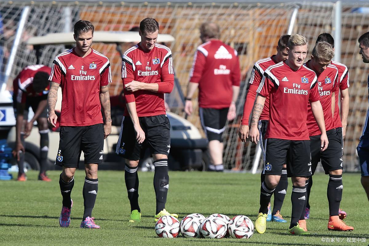 沙尔克队员训练积极，力争本赛季突破