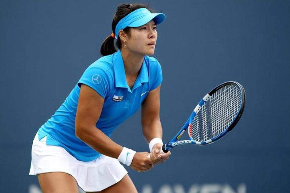 震撼！李娜在足球赛场逆转获胜！