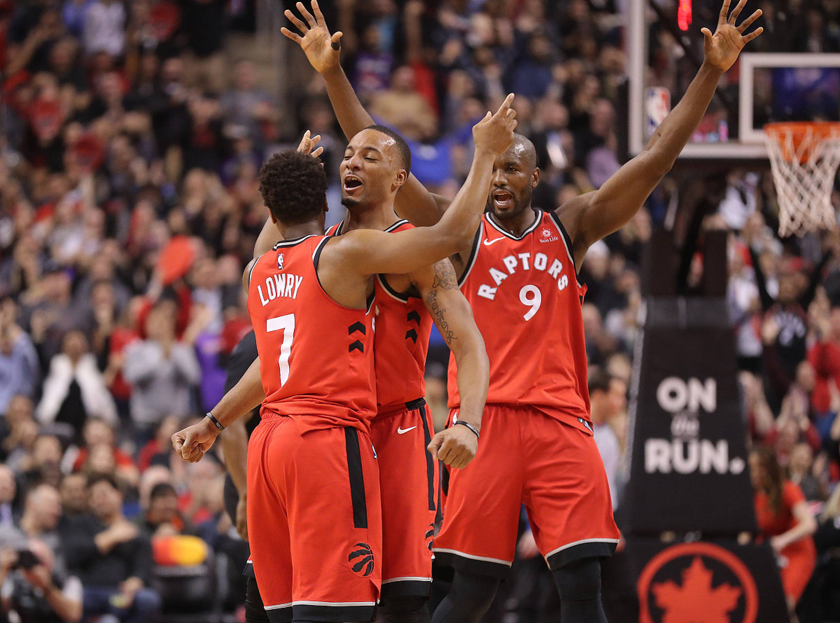 包含米切尔惊艳全场，西蒙斯助攻爆棚，猛龙逆转取胜！的词条